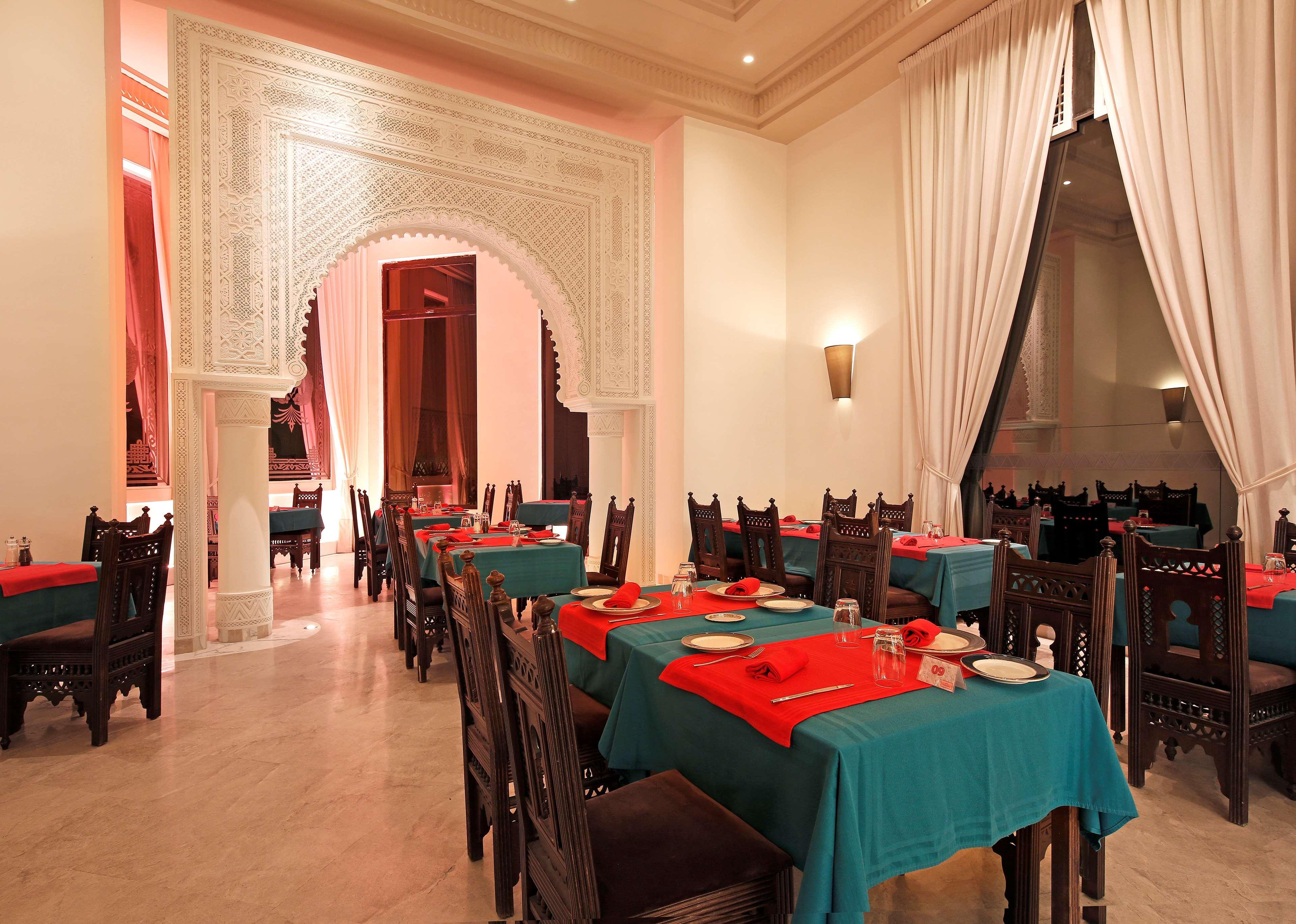 فندق راديسون بلو بالاس ريزورت آند ثالاسو، جربة مزرايا المظهر الخارجي الصورة Restaurant in Marrakech, Morocco
