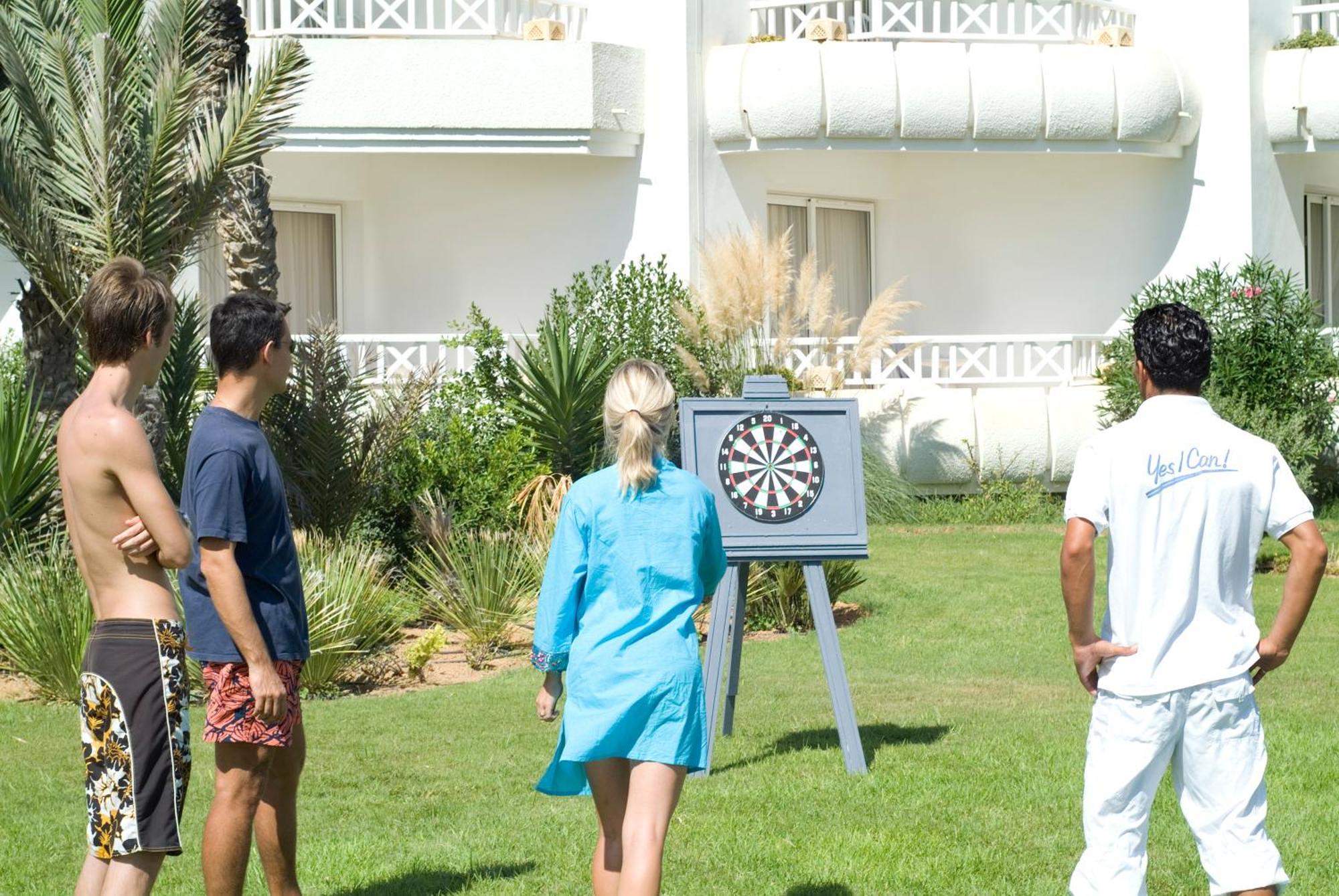فندق راديسون بلو بالاس ريزورت آند ثالاسو، جربة مزرايا المظهر الخارجي الصورة Outdoor dartboard