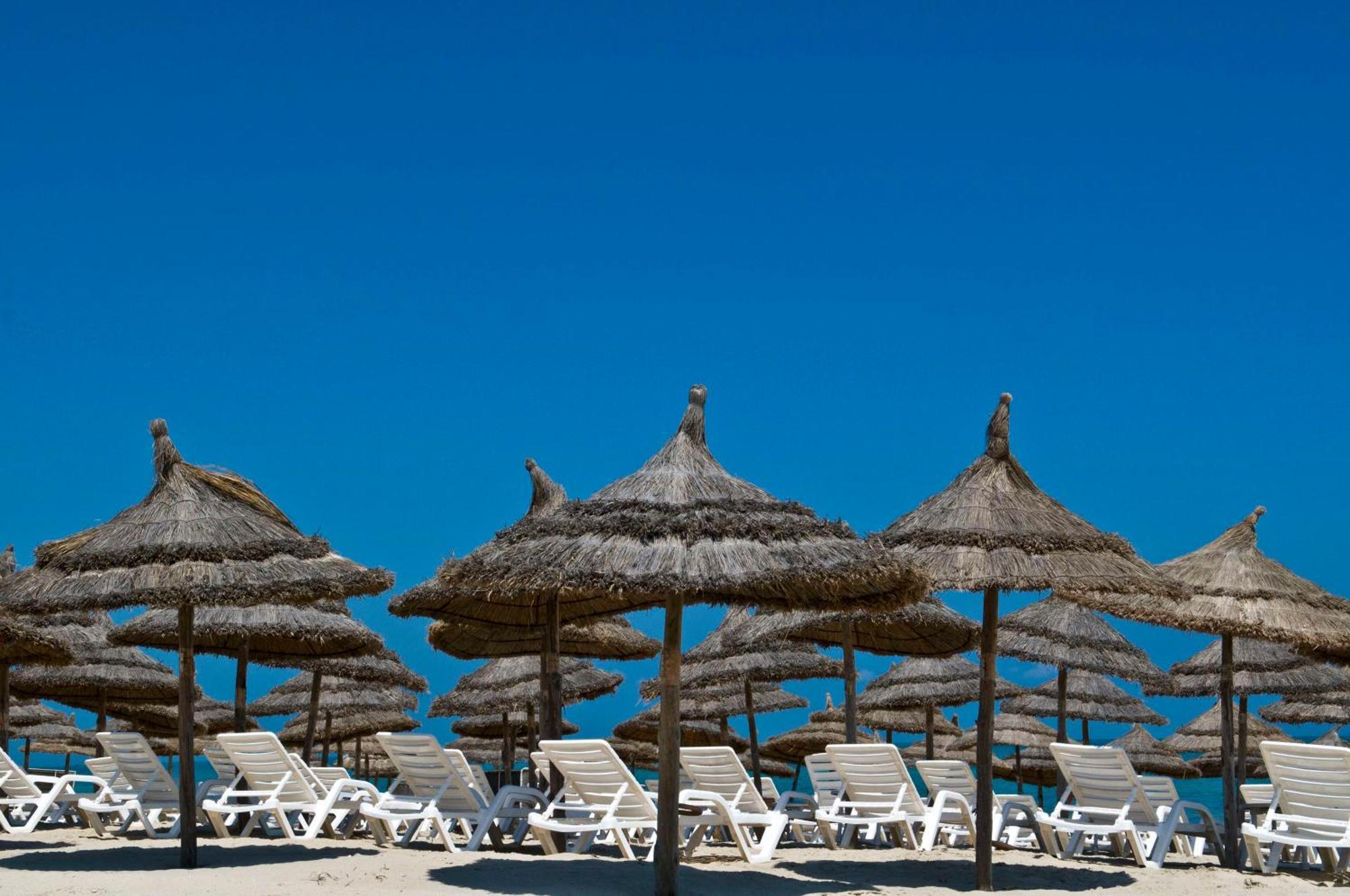فندق راديسون بلو بالاس ريزورت آند ثالاسو، جربة مزرايا المظهر الخارجي الصورة Beach in Benidorm